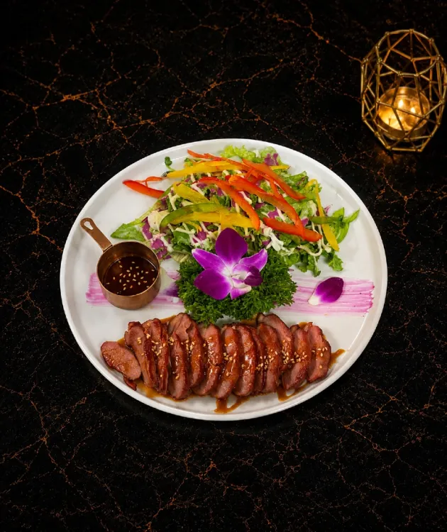 Salad lườn ngỗng sốt tiêu đen